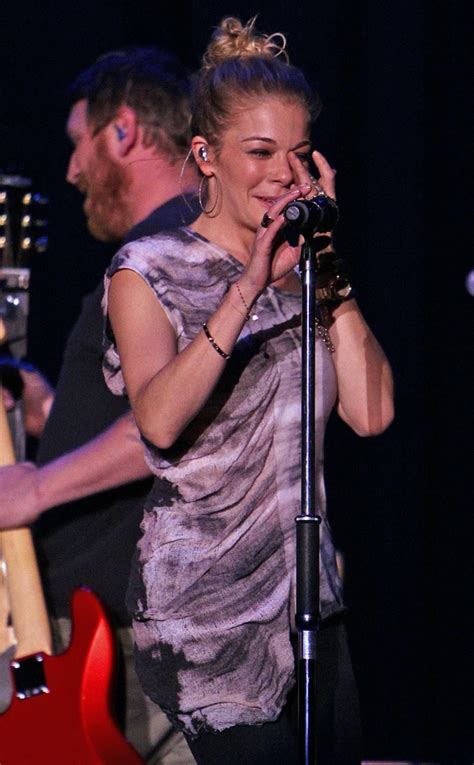 Leann Rimes Performs First Concert Since Entering Treatment E Online