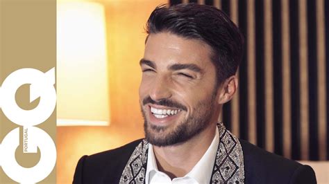 Gq Men Of The Year Entrevista Mariano Di Vaio Youtube