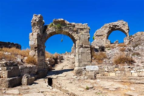 ⬇ Скачать картинки Руины, стоковые фото Руины в хорошем качестве ...