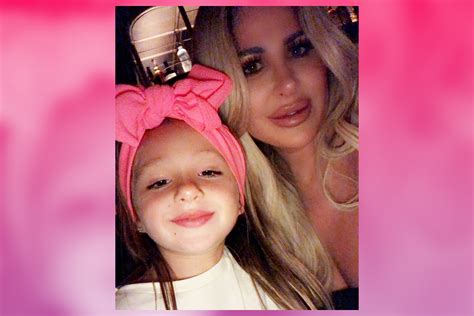 kim zolciak biermann s daughter kaia obsessed with fashion the daily dish