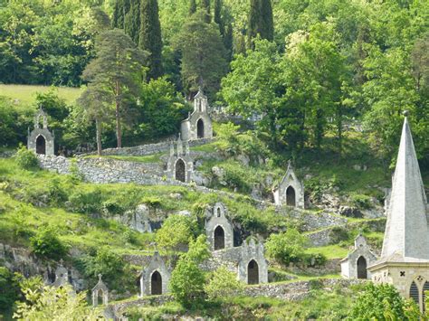 Au Mas Dazil La Grotte Qui Se Visite En Voiture Le Mas Dazil