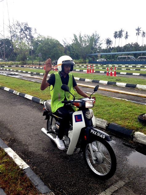 Pada posting kali ini, admin sgo ingin berkongsikan contoh soalan ujian berkomputer lesen memandu. I.D.I. DRIVING INSTITUTE SDN. BHD.: Contoh- contoh lesen ...