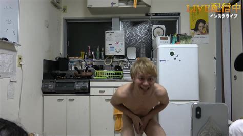 Youtuber Naked Dance ThisVid com em inglês