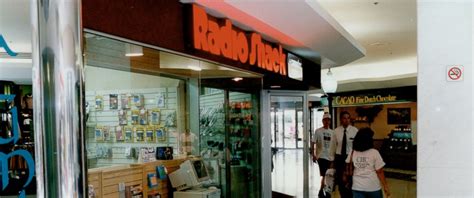 RadioShack Nostalgia: A Look Back At Its Glory Days From the 1980s and ...