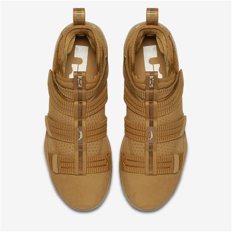 With supernatural gifts of flight and power, nike is hoping that his performance on the court will inspire millions to buy his shoes. Womens Mineral Gold/Metallic Gold Nike LeBron Soldier XI Shoes Brand - Latest Nike Basketball Shoes