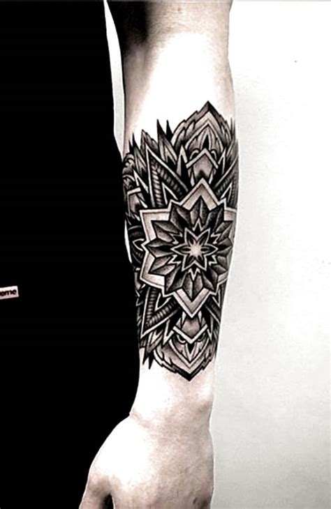 30 Cool Forearm Tattoos For Men The Trend Spotter Forearm Tattoos