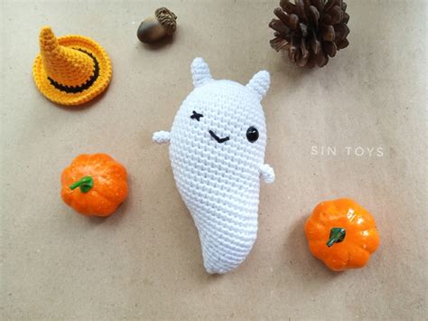 Amigurumi Ghosts Set Of 3 Toys Halloween Decorations Etsy