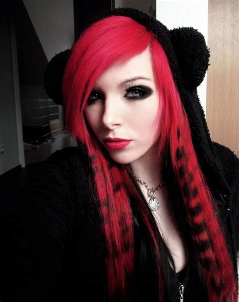 German Scene Queen Emo Girl Ira Vampira Pink Red Hair Coontails
