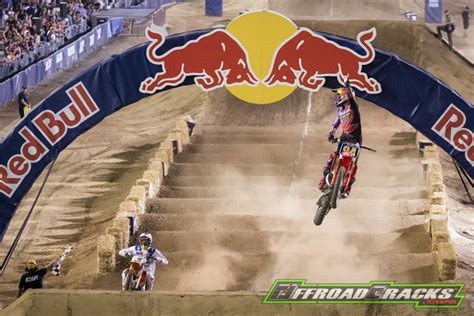 Retrouvez les meilleurs moments et les plus belles actions de la première édition du red bull straight rhythm 2014, qui a vu la victoire de marvin musquin en 250cc et james stewart en 450cc. RED BULL Straight Rhythm 2019: VIDEO-HIGHLIGHTS und ...
