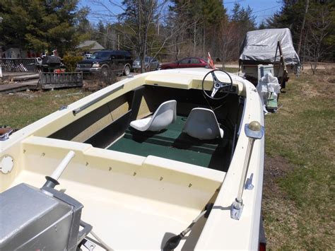 14 Foot Crestliner Fiberglass Boat And Trailer For Sale Outside Ottawa