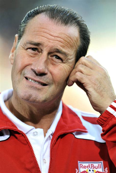 Check spelling or type a new query. Huub Stevens wird Trainer von Schalke 04 - Startseite ...