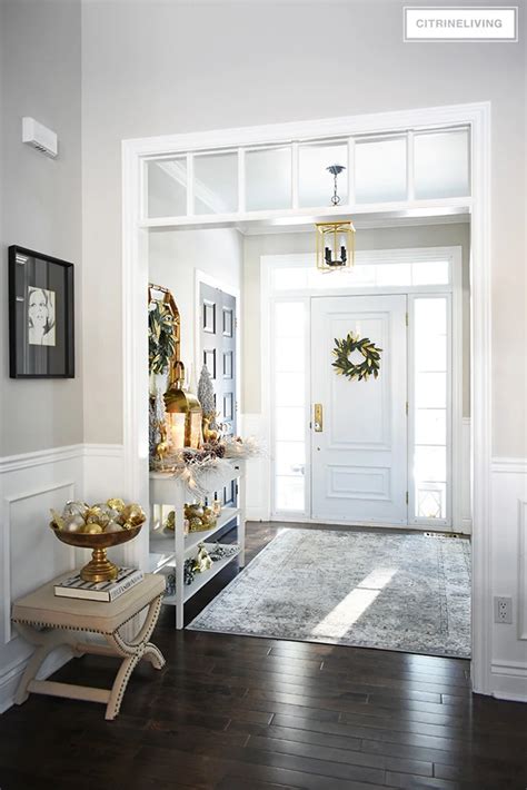 Entryway Christmas Decorating Silver And Gold In 2020 Decor Foyer