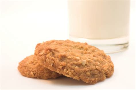 Here's a classic, chewy oatmeal cookie! Diabetic Oatmeal Cookies