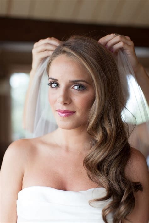 Check out the one side up wedding hairstyles that should have you completely to create an appointment with your hairstylist. Gorgeous wedding hairstyles for long hair | Percy Handmade