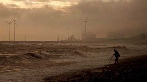 This Giant Dutch Vacuum Cleaner Sucks Pollution Out Of The Sky