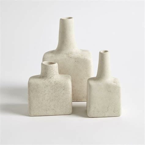 Ivory Ceramic Table Vase In 2020 Ceramic Table Table Vases Ceramics