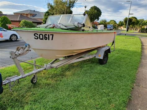 Streamlined lines, wide windows, exclusive roll bar. 4.5 Meter 15 Foot Fishing Boat for sale in Australia