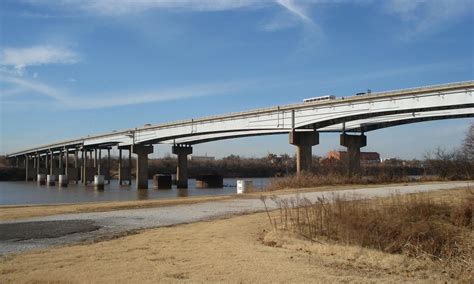 Bridgehunter.com | Arkansas River Bridge