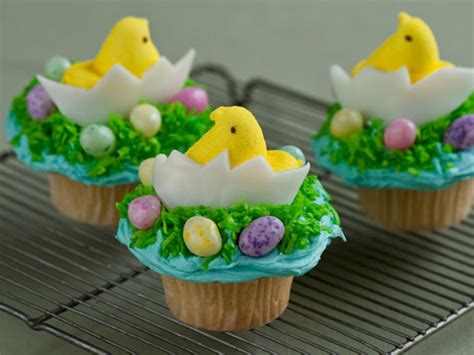 From cupcakes that look like succulents to pink lemonade treats—complete with a straw, of course—these fun, festive cupcakes will bring an extra pop of color. Cute Easter Cupcakes | Food Network