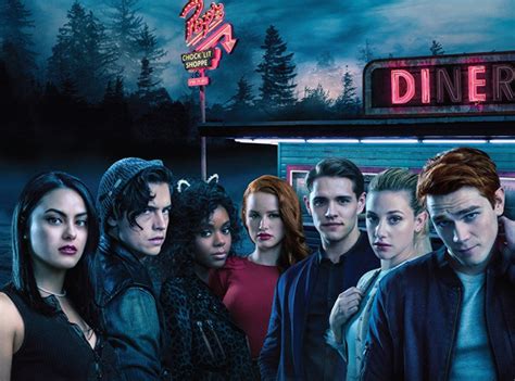 Шоу было разработано главным креативным директором archie comics роберто. 5 Reasons To Watch Riverdale (If You Aren't Already) | The Nerd Daily