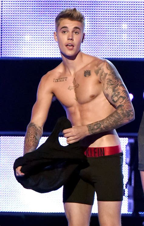 Were justin bieber's calvin klein ads retouched? Justin Bieber: Photoshop na Calvin Klein?
