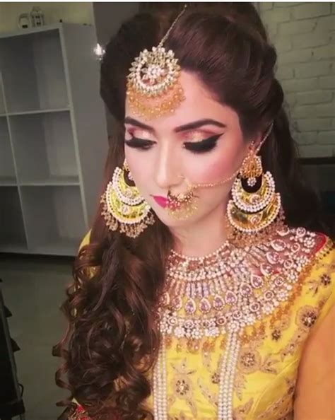 Pakistani Mehndi Bride Haldi Bride Yellow Tika Jhumka Chaand
