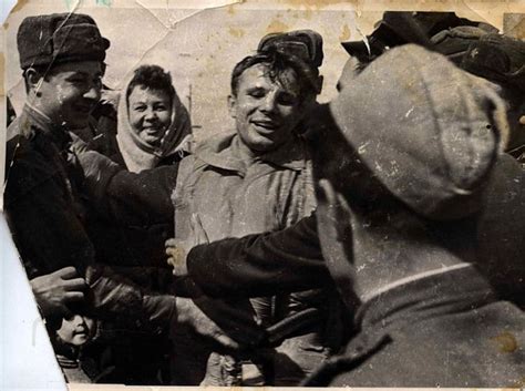 Так ты ведь тоже кончал саратовский техникум. Гагарин: foto_history — LiveJournal