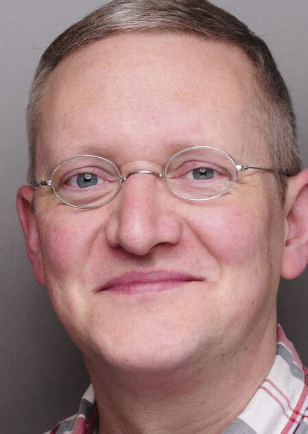 Lesen regt die phantasie an, ist geistige auseinandersetzung, vermittelt wissen und kenntnisse, erschließt die welt, bereichert das menschliche leben. Mark Heydrich - Friedrich-Bödecker-Kreis Saarland