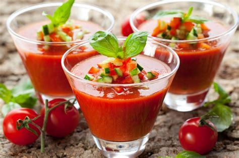 Le jus de tomate star des cocktails de lété MA PLUME
