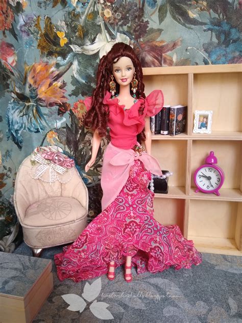 Fias Barbie Dolls Bohemian Glamour ™ Barbie® Doll 2003 The Style Set™ Collection