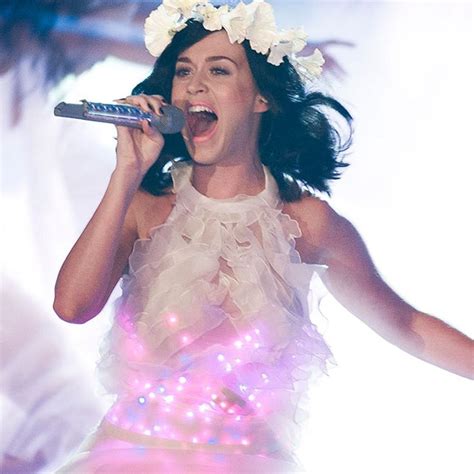5 Outfits We Hope Katy Perry Wears At The Super Bowl Brit Co