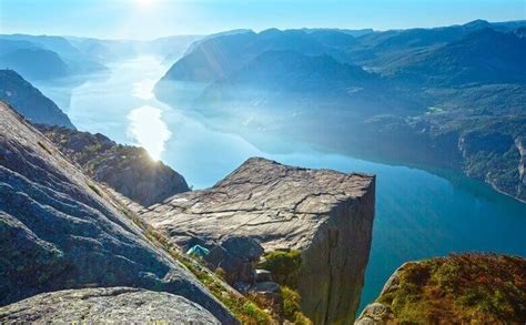 Der aufstieg gehört zu den berühmtesten bergtouren norwegens. Sehenswürdigkeiten in Norwegen: traumhafte Naturwunder ...