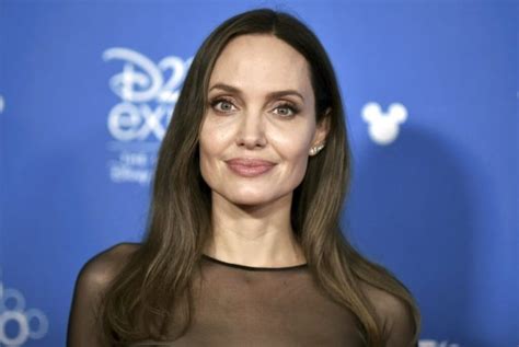 Rekomendasi Film Yang Dibintangi Angelina Jolie Kumparan Com My XXX Hot Girl