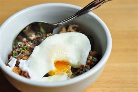 Perfectly Poached Some Tips And Tricks For Poaching Eggs Kitchn