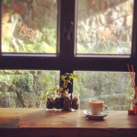 Watch the new trailer for the woman in the window now and see the film in theaters may 15, 2020.about the woman in the window. Coffee in the evening by the window - Hong Kong Thru My Eyes