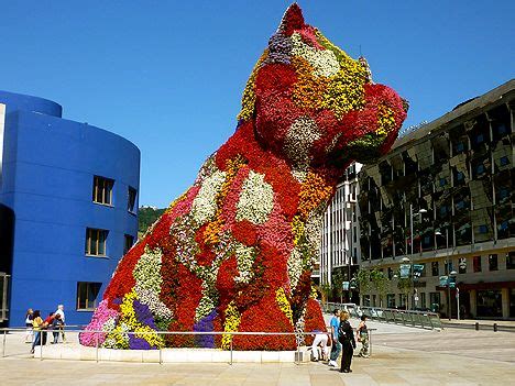 Du monumental chien puppy aux tulips gonflées à l'hélium, tour d'horizon des plus grandes œuvres de jeff koons que l'on peut voir aux quatre coins du globe. Pin de Edie Wallace en Флористические композиции ...