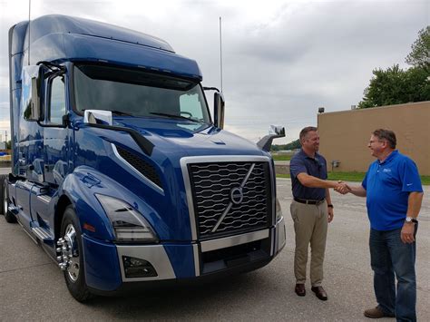 Delivery of 2019 Volvo to Bluegrass Transport | Taking delivery on our
