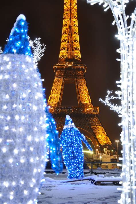 √ Eiffel Tower Paris Christmas Lights Alumn Photograph