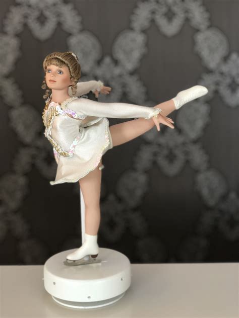 Winning Style Patricia “beauty And Grace” Collection Of Classical All Porcelain Ballerina Dolls