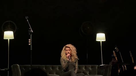 Sorry Would Go A Long Way Tori Kelly Live In Orlando The Acoustic