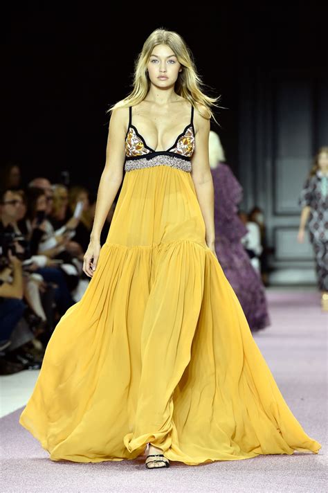 Gigi Hadid At Giambattista Valli Fashion Show At Paris Fashion Week 10