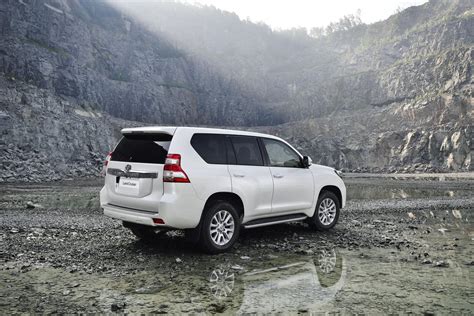 Watch the video for more. TOYOTA Land Cruiser 150 5 Doors specs & photos - 2013 ...