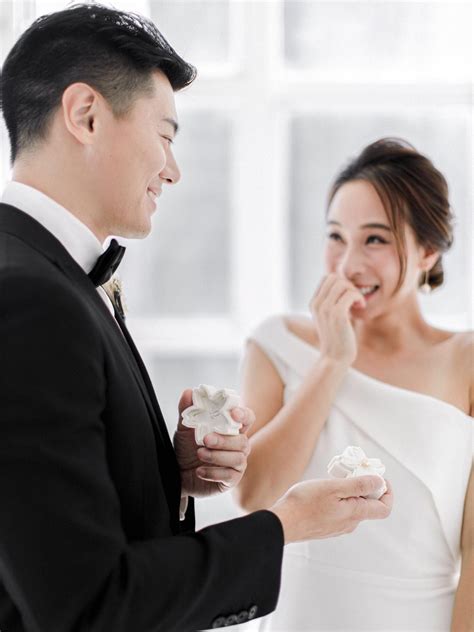 Jun 29, 2021 · 東京奧運女子高爾夫名單於今29日公布，台灣「高球一姐」徐薇淩和旅美好手李旻確定取得東奧門票，為我國高球再拿下2席奧運資格，同時奧運中華代表團已累計取得53席資格，兩人也將迎接生涯的第一次奧運。 All About WEDDING - 李旻芳黃耀英超可愛簡約婚紗照