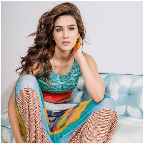 Photos Kriti Sanon Looks Hot In This Multi Coloured Outfit Her Eyes