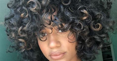 Pintura Is The Clever Highlighting Technique For Curly Textured Hair Highlights Curly Hair