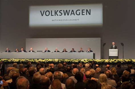 VW Aktionäre entlasten Vorstand und Aufsichtsrat trotz Kritik