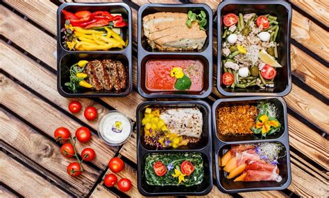 There are many designed specifically for sympathy or treating someone to essentials in a time of need. Your Guide To Meal Delivery Services - Nutrish Mish