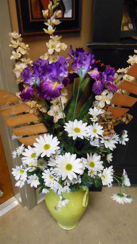 We offer same day flower delivery when you order by 12:00 pm local clarksville time monday through friday and 10:00 am on saturday. Real looking Spring Flowers can be purchased and shipped ...