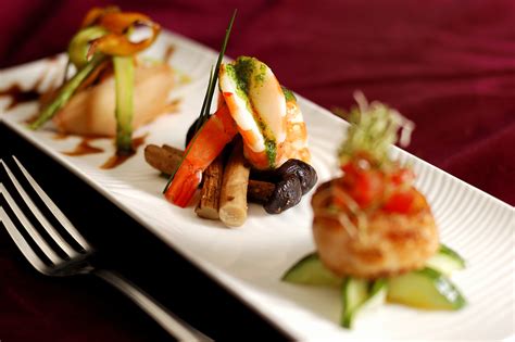 The good news is you don't have to be a professional designer to know how to make an awesome and attractive presentation. Media Shelf / The Most Beautiful Food in America-Almost ...