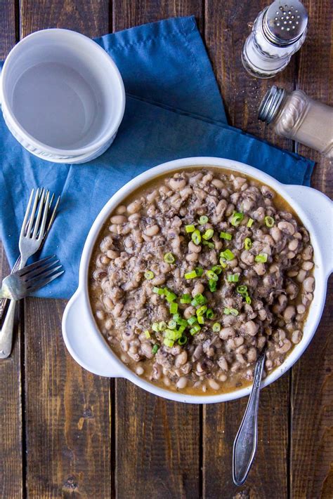 Southern Style Vegan Black Eyed Peas Recipe The Wanderlust Kitchen